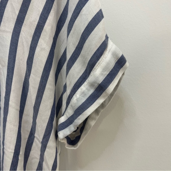 𝅺BEACH lunch lounge striped button down shirt - Picture 4 of 6